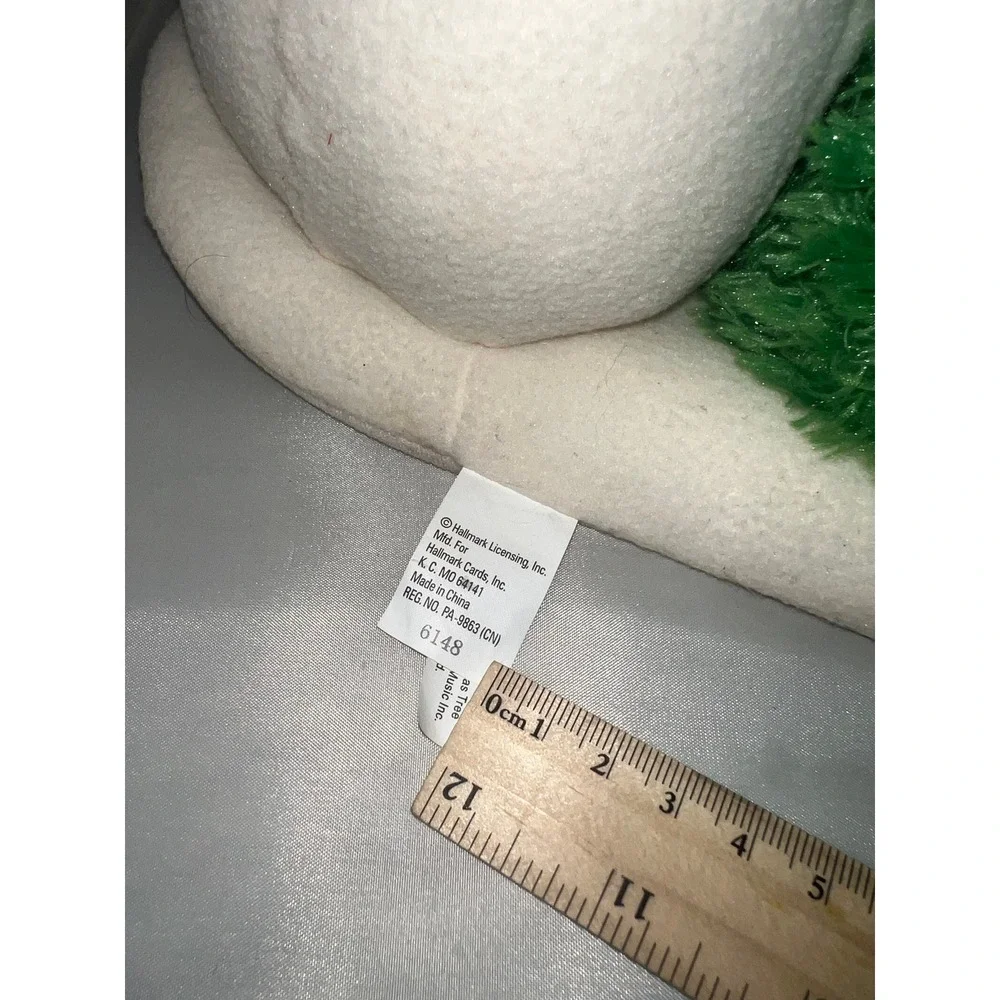 Hallmark Jingle Pals Animated Musical Snowman Penguins Christmas Tree Plush